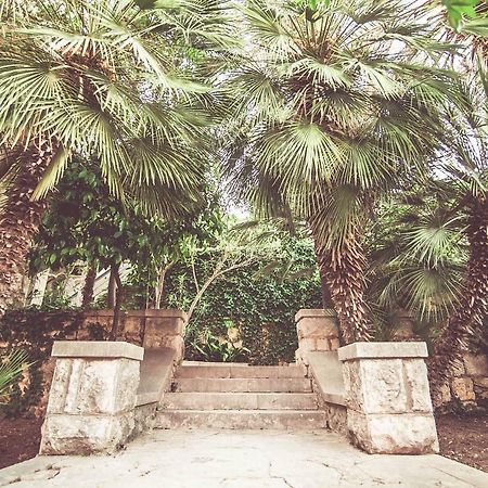 Villa Arboretum Милна Екстериор снимка